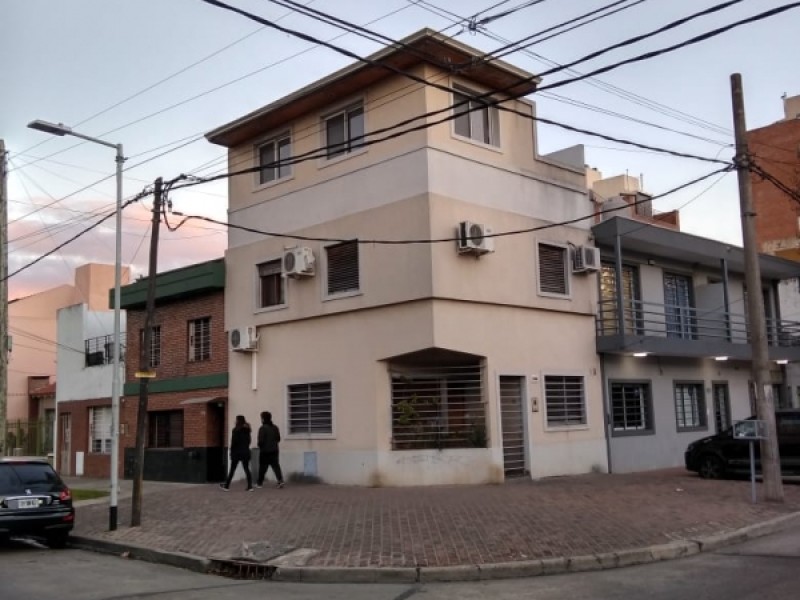 CASA en VENTA  en WILDE CENTRO